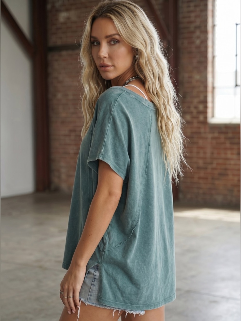 NWT Oversized Relaxed Fit Washed V-Neck Tee T-Shirt Top - Picture 4 of 5